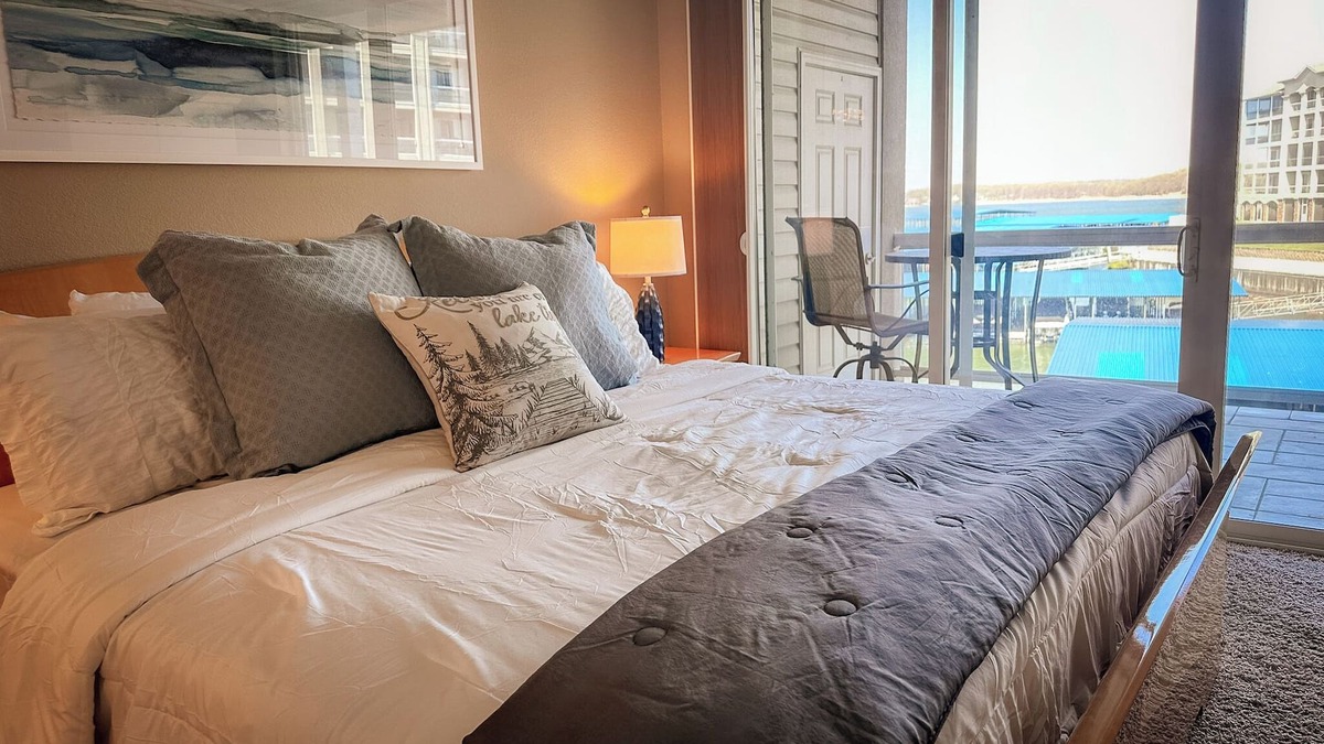 Osage Beach Condo | Lakefront Lands End Luxury 3Bed/2Bath/Pools/Hottub/Playground/Sleeps Up to 10PP