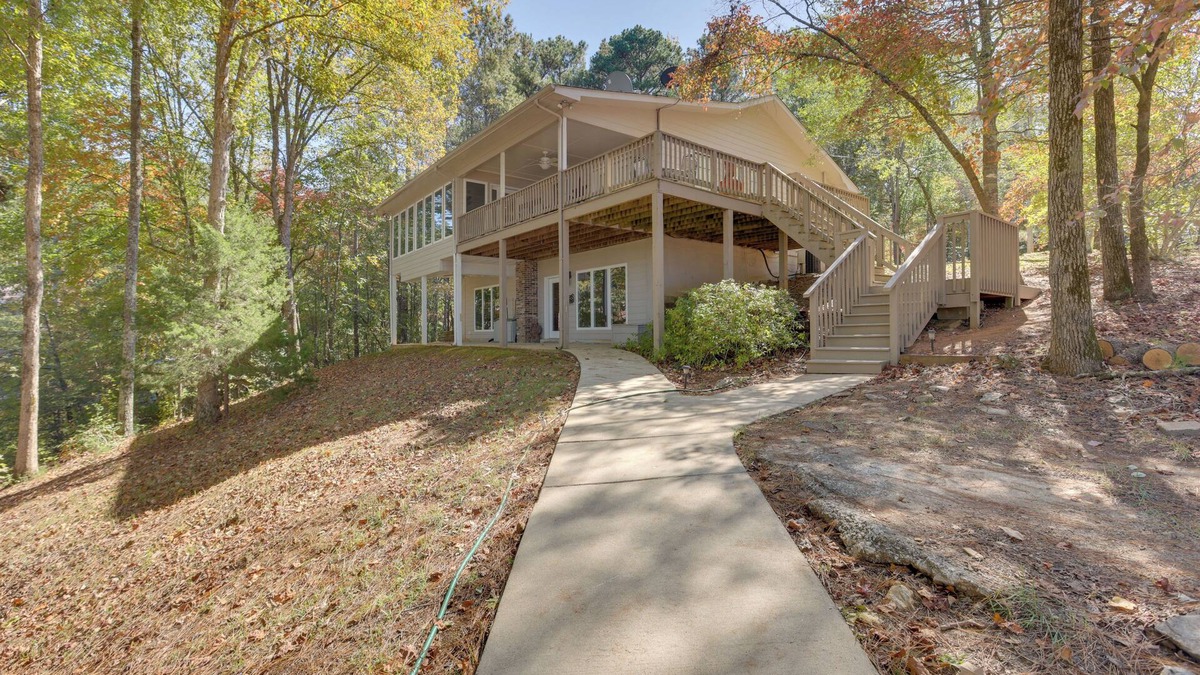 Newell House | Lakefront Lineville Retreat w/Private Dock!