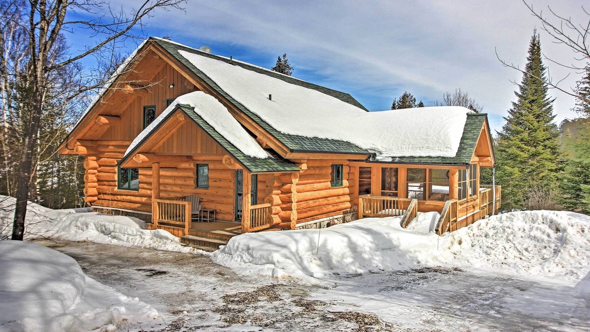 Lutsen Cabin | Lakefront Log Cabin w/Dock ~ 9 Mi to Lutsen Mtn