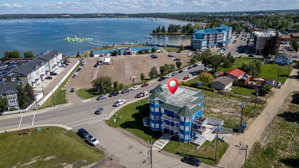 Sylvan Lake Apartment | Lakefront Lookout 1BR Condo on Lakeshore Drive!