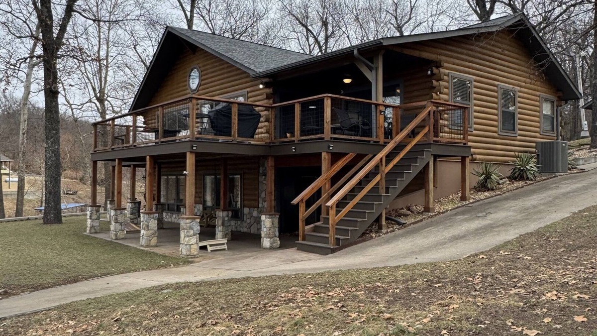 Jay House | Lakefront Luxury Log Cabin on Grand Lake O’ the Cherokees