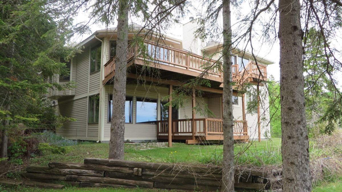 St Ignace House | Lakefront Mackinac Bridge View!