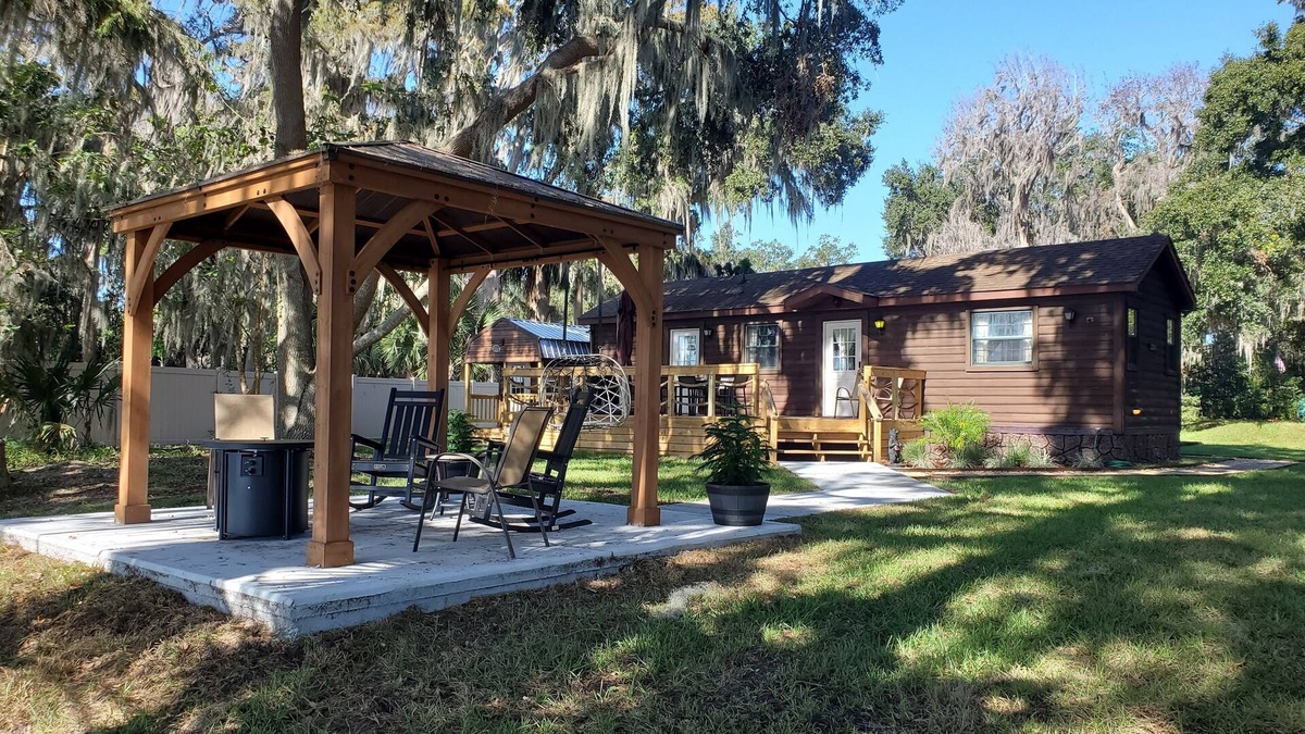 Leesburg Cabin | Lakefront Magic Wilderness Cabin