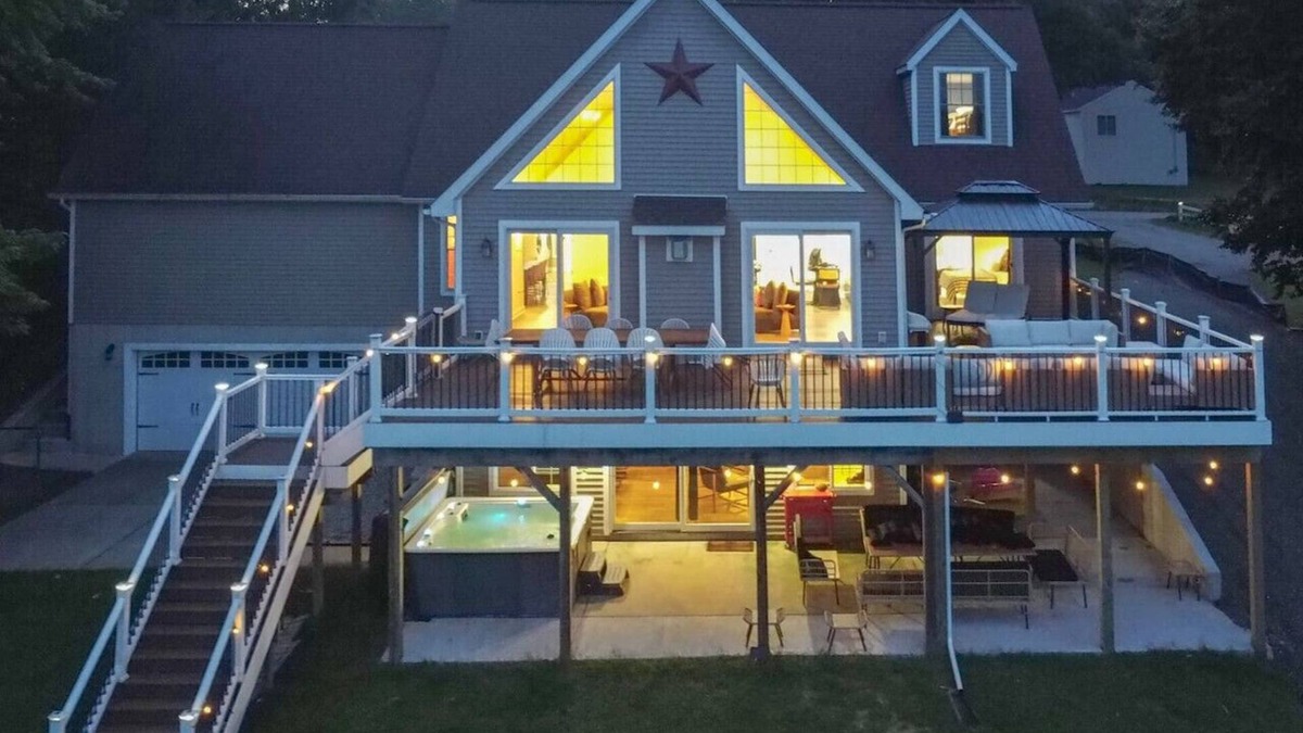 Smyrna House | Lakefront Maston Haven