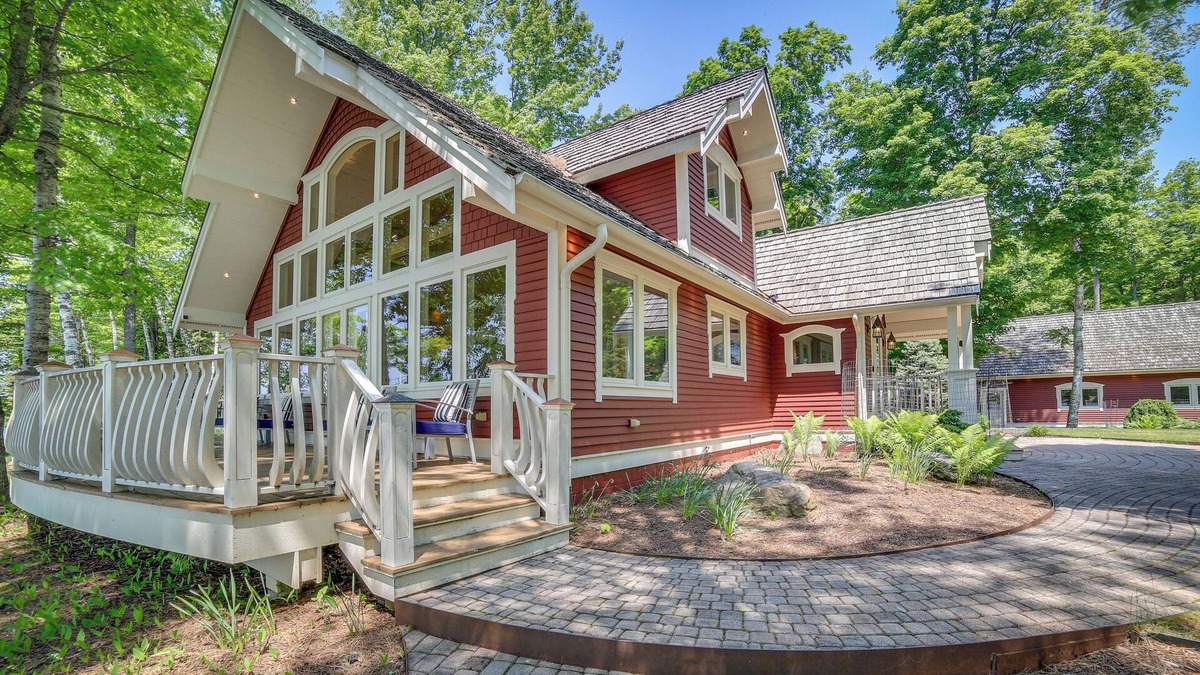 Channing Cottage | Lakefront Michigan Retreat w/Private Dock