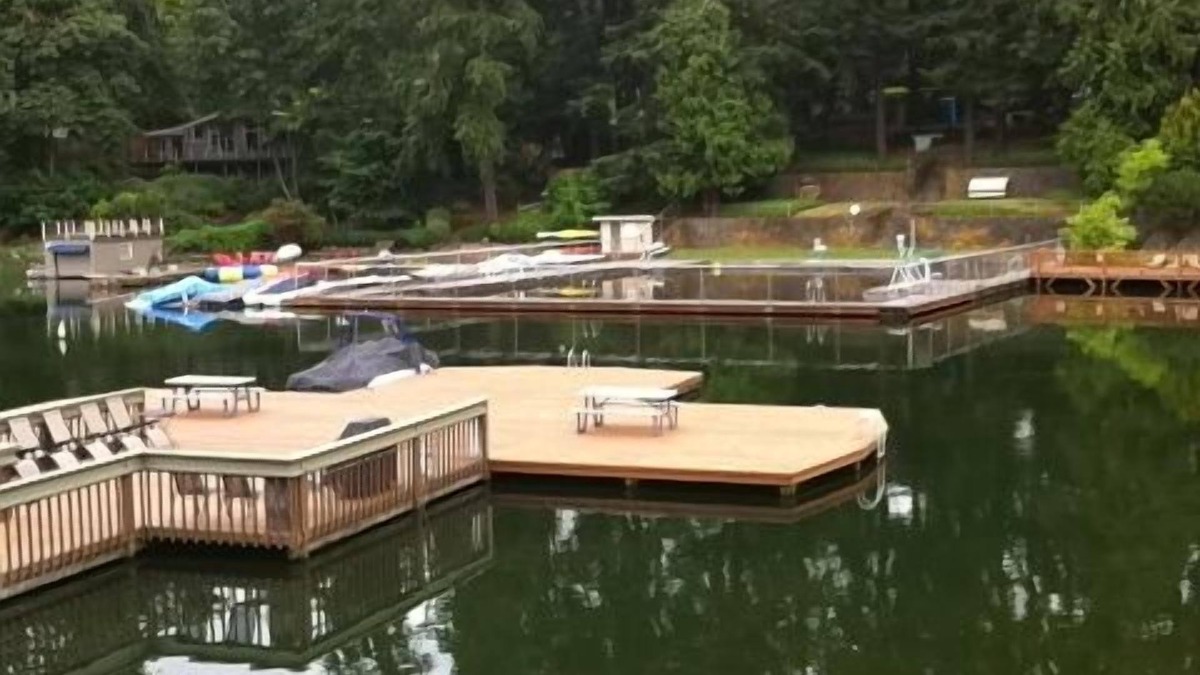 Lakewood Condo | Lakefront Modern with a beautiful view!
