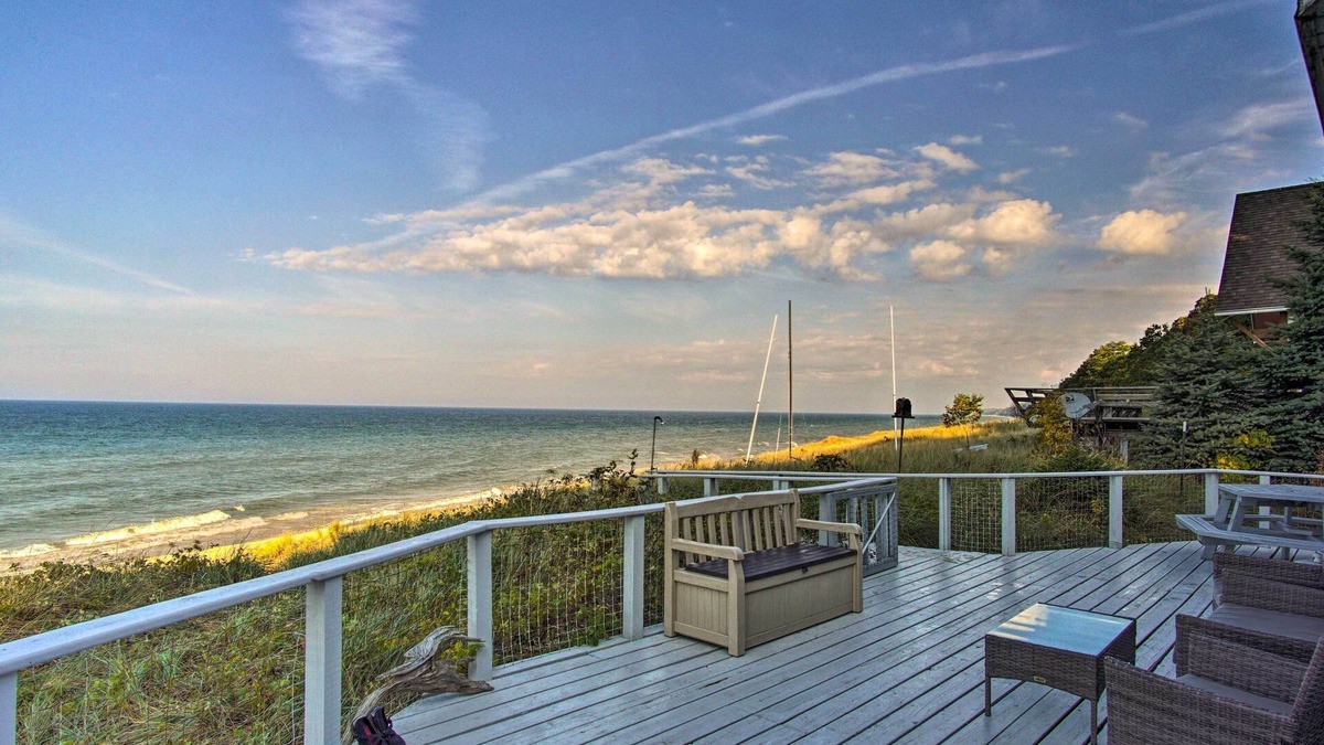 Montague Cottage | Lakefront Montague Cottage w/Deck & Beach!
