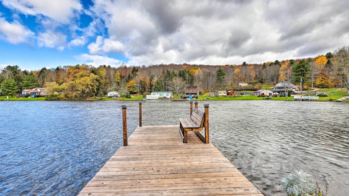Morton House | Lakefront Montrose Home w/Dock, Pedal & Row Boats