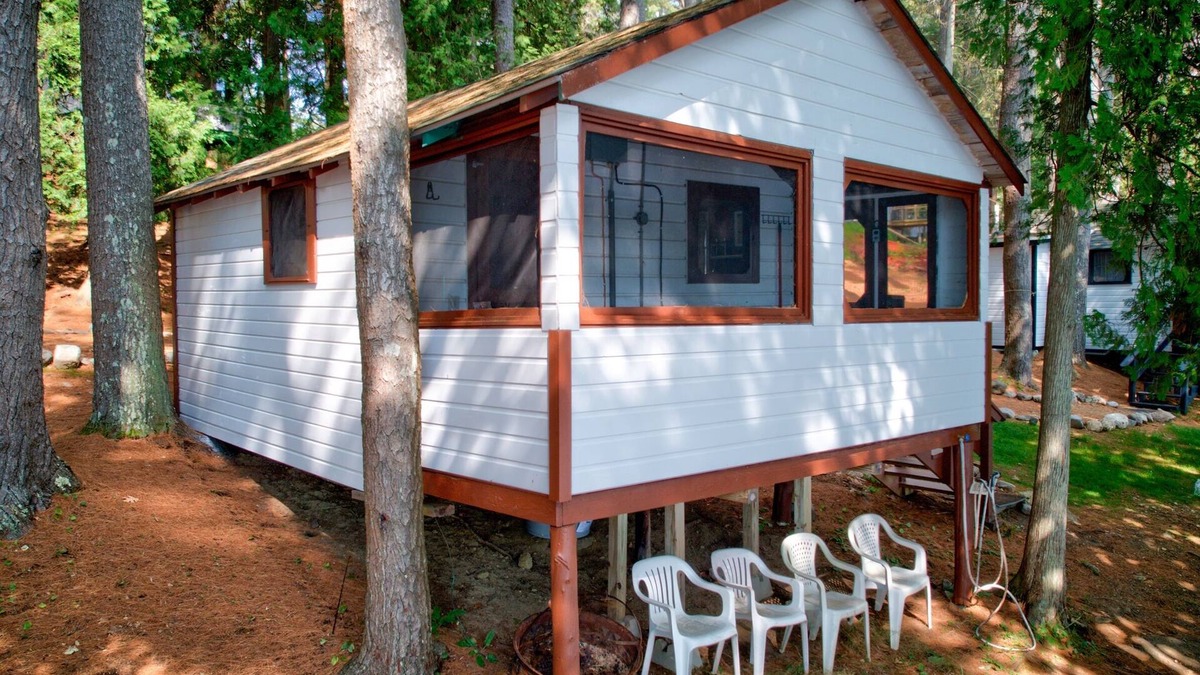 Orland Cabin | Lakefront Moose Tiny Cabin @ Getogether Stays