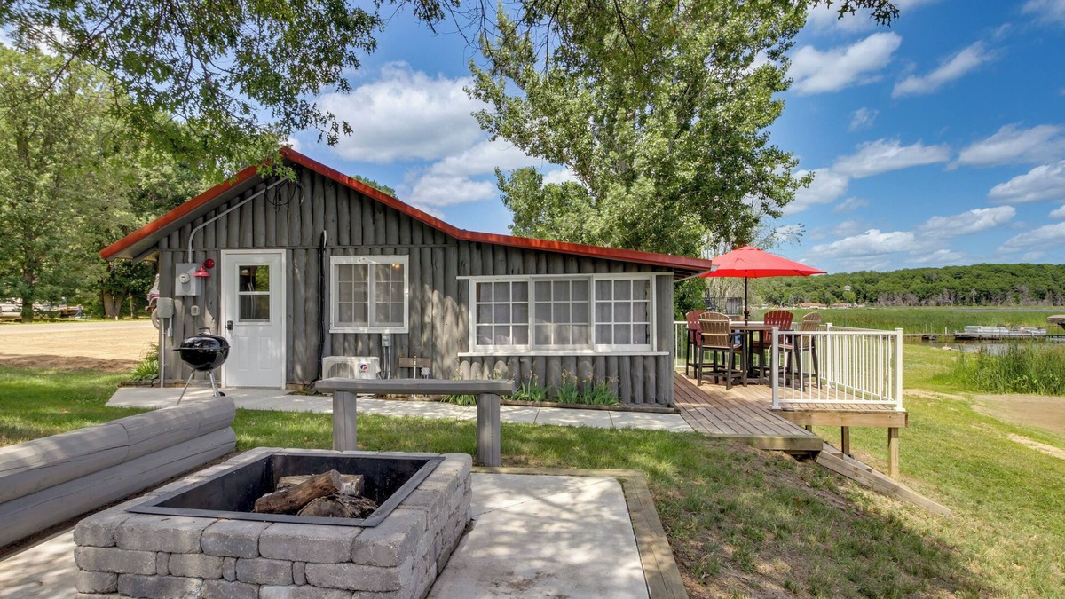Motley Cabin | Lakefront Motley Cabin w/Private Deck + Dock!