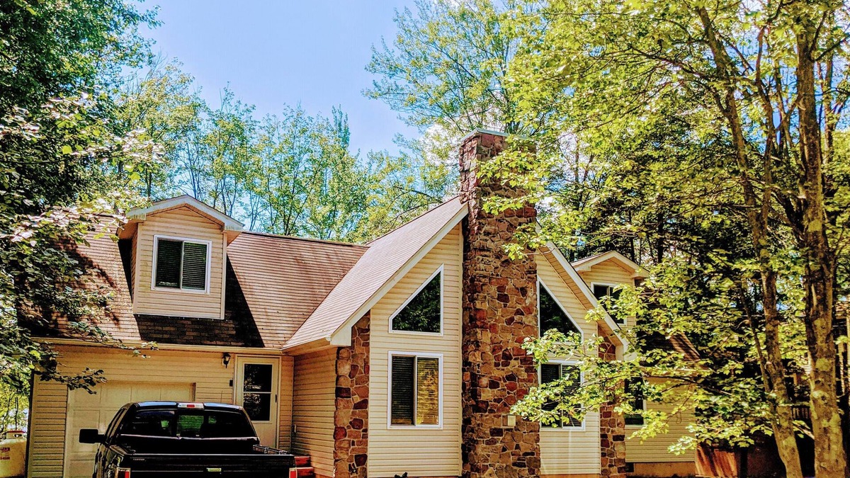 Pocono Lake House | Lakefront Mountain Retreat in Arrowhead Lake, Gold Star Community
