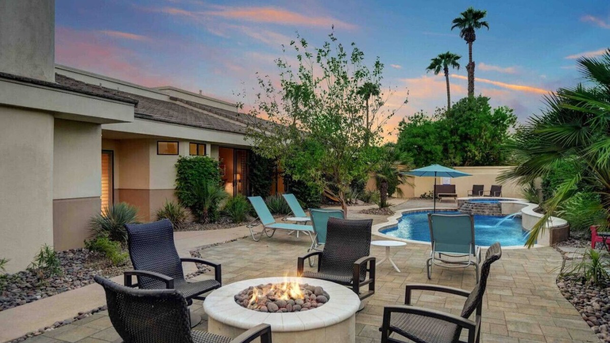 La Quinta House | Lakefront Mountain View in PGA West LIC#066355 3br/4ba with bonus room