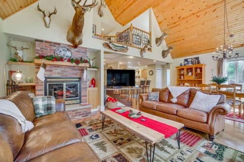 Neillsville House | Lakefront Neillsville Home with Fire Pit, Game Room!