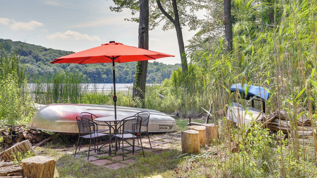 Mahopac Cabin | Lakefront New York Abode w/Deck, Grill & Fire Pit