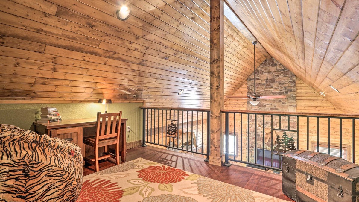 Tazewell Cabin | Lakefront Norris Lake Cabin w/Decks & Dock!