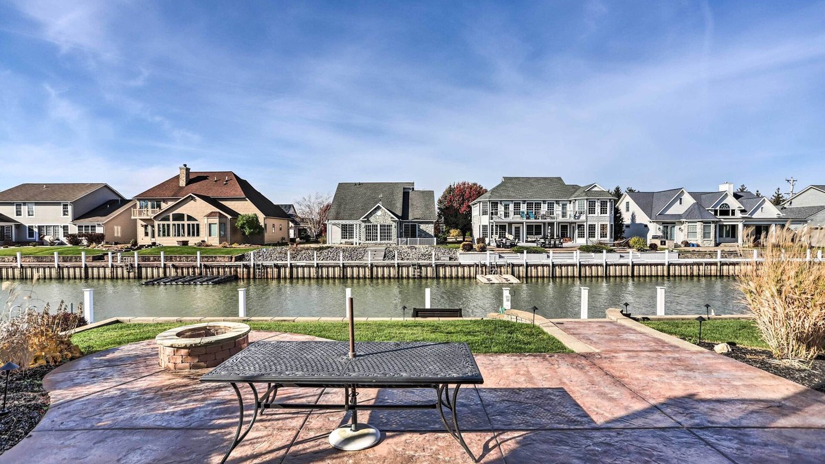 Marblehead House | Lakefront Ohio Home w/ Dock & Furnished Patio