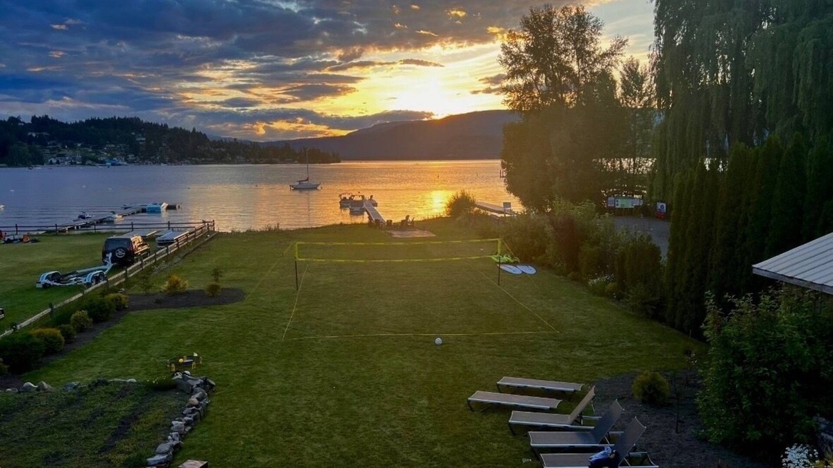 Blind Bay House | Lakefront Oasis, Private New Dock, Extensive Renovations, Sleeps 12!