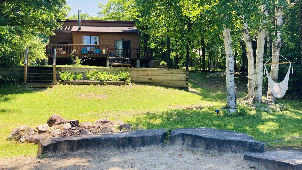 Trent Lakes Cottage | LAKEFRONT OASIS, the perfect cottage getaway+NEW Bunkie w/Loft!nSleeps up to 12