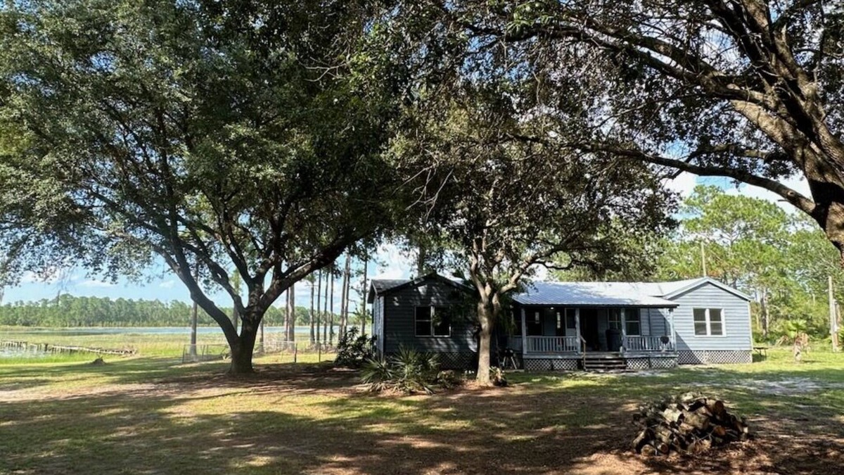 Astor House | Lakefront on 10 acres