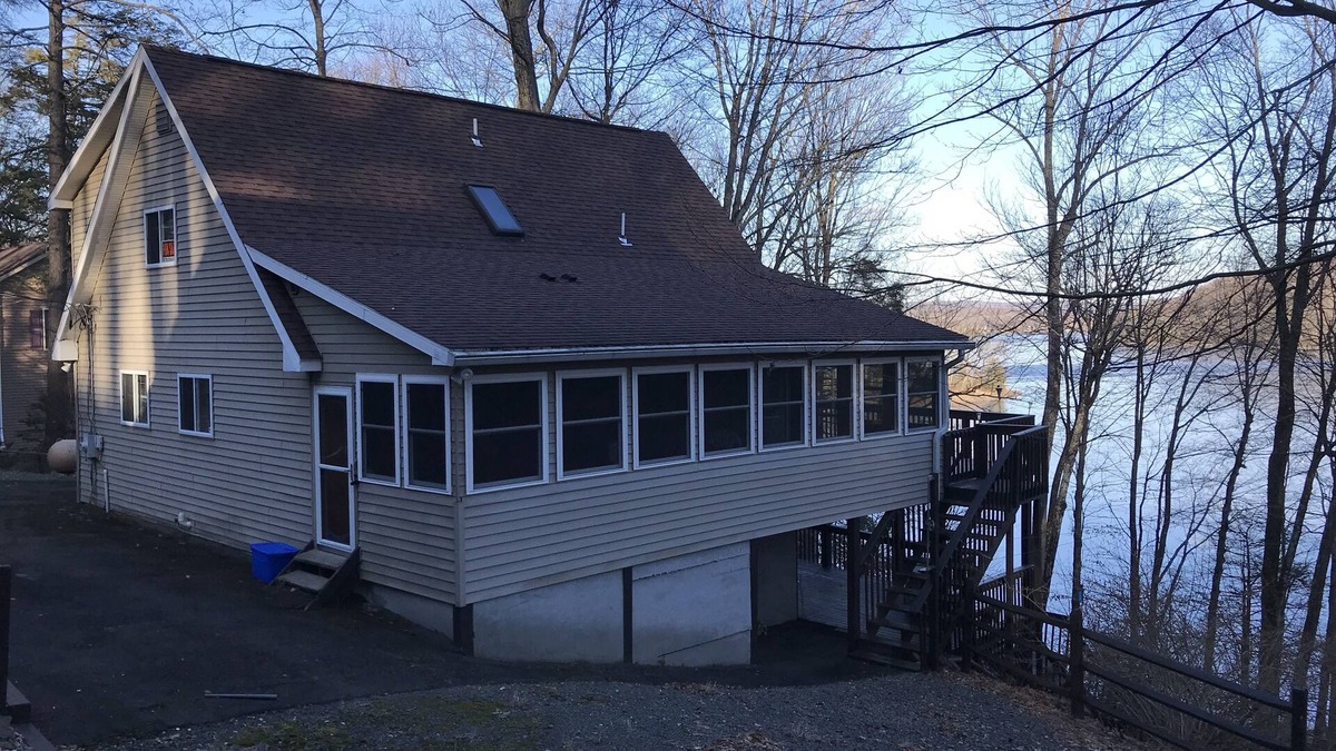 Greentown House | Lakefront on Wallenpaupak with private dock. Great for family gatherings