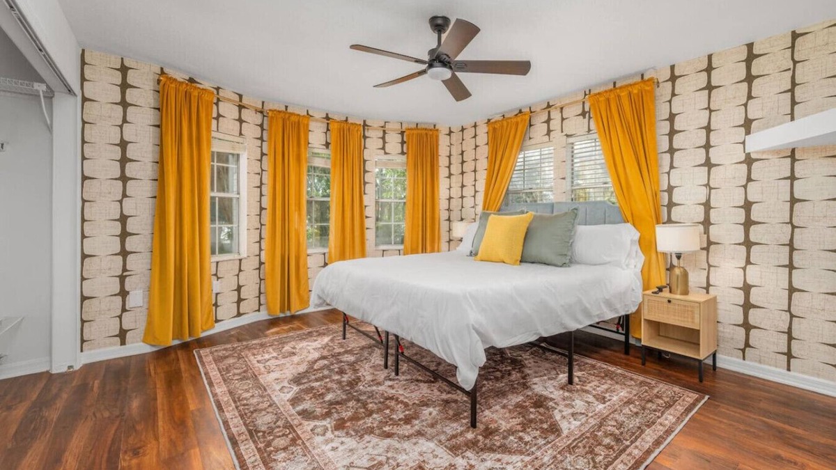Fruitland Park House | Lakefront + Ping Pong + 10 min to The Villages