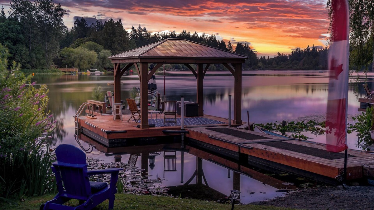 Langford House | Lakefront playground in safe and beautiful Victoria on BC's Pacific west coast.