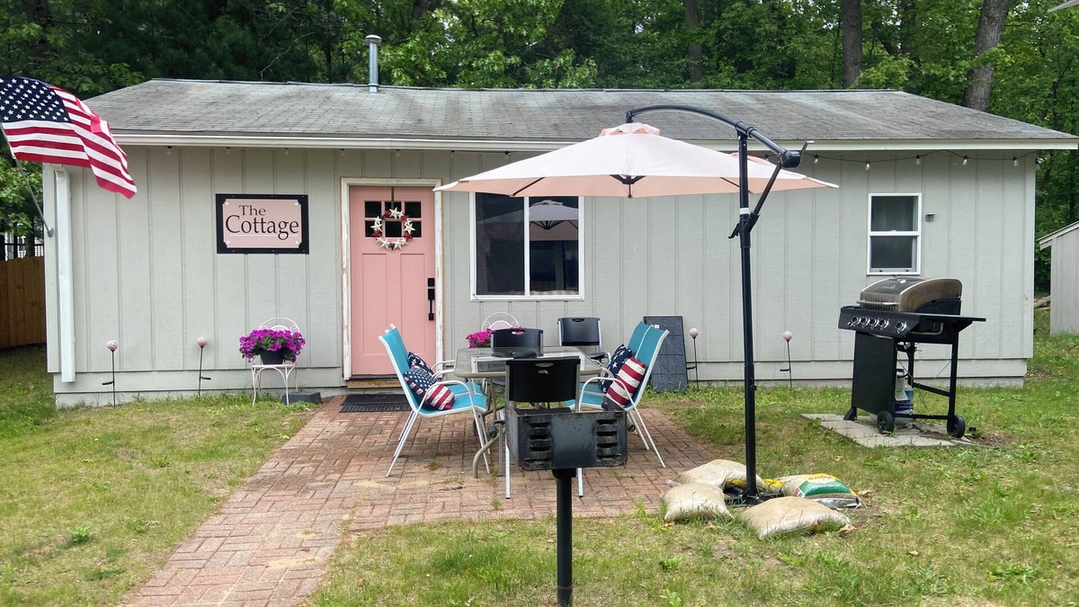 Branch Cottage | Lakefront & Private Beach