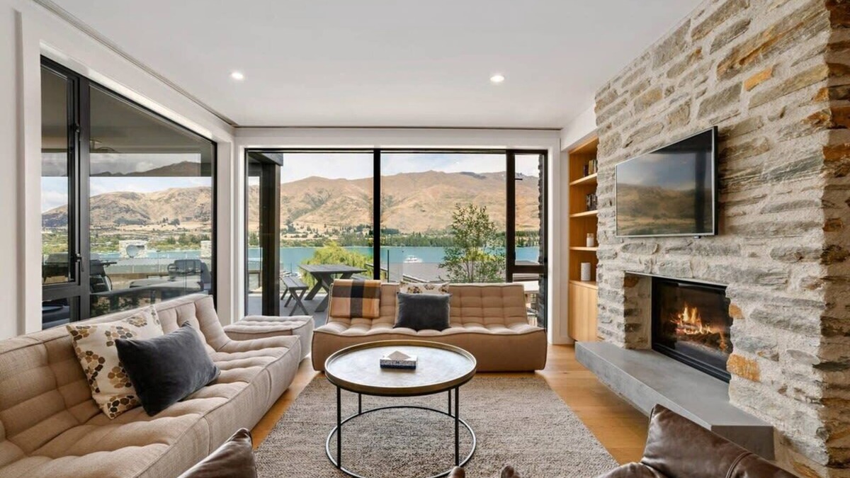 Wanaka Apartment | Lakefront Premier Sum