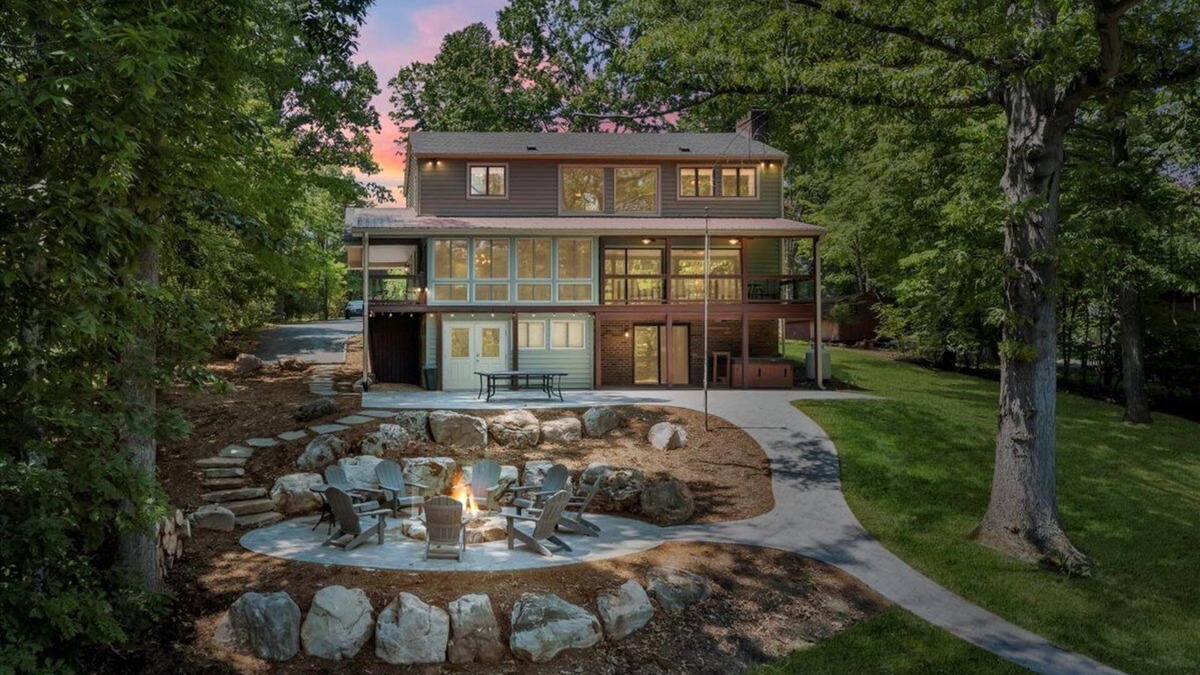 Smith Mountain Lake House | Lakefront, Private Dock,& Fire Pit