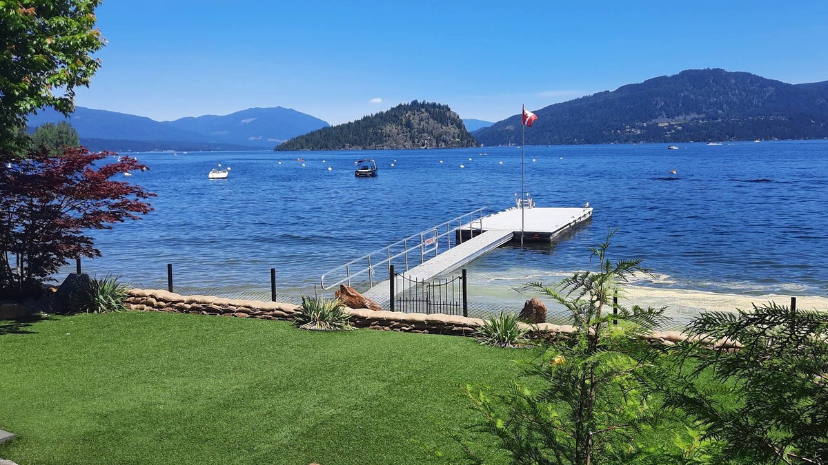 Scotch Creek House | Lakefront Property with Private Dock for Mooring on Shuswap Lake