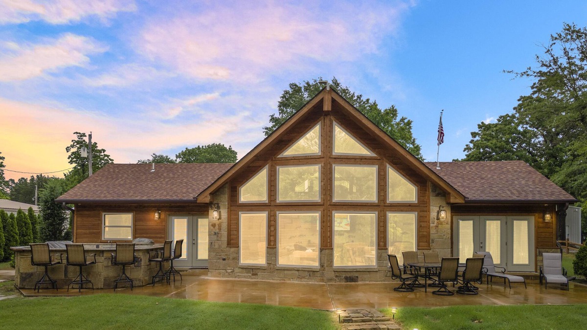 Longtown Cabin | Lakefront property in a peaceful cove on Lake Eufaula. Just steps from the water