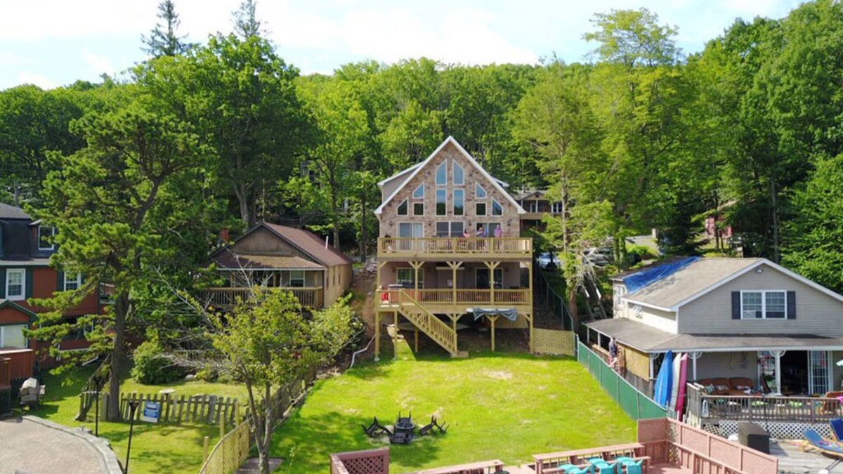 Lake Harmony House | Lakefront Property Private 37 Ft Dock Fire Pit Steps To Bars/Rest. WIFI BBQ