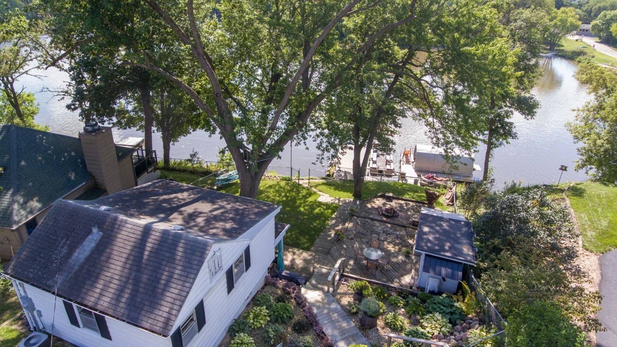 Rochester Cottage | Lakefront property with beautiful view of Lake Zumbro 20 mins from Rochester
