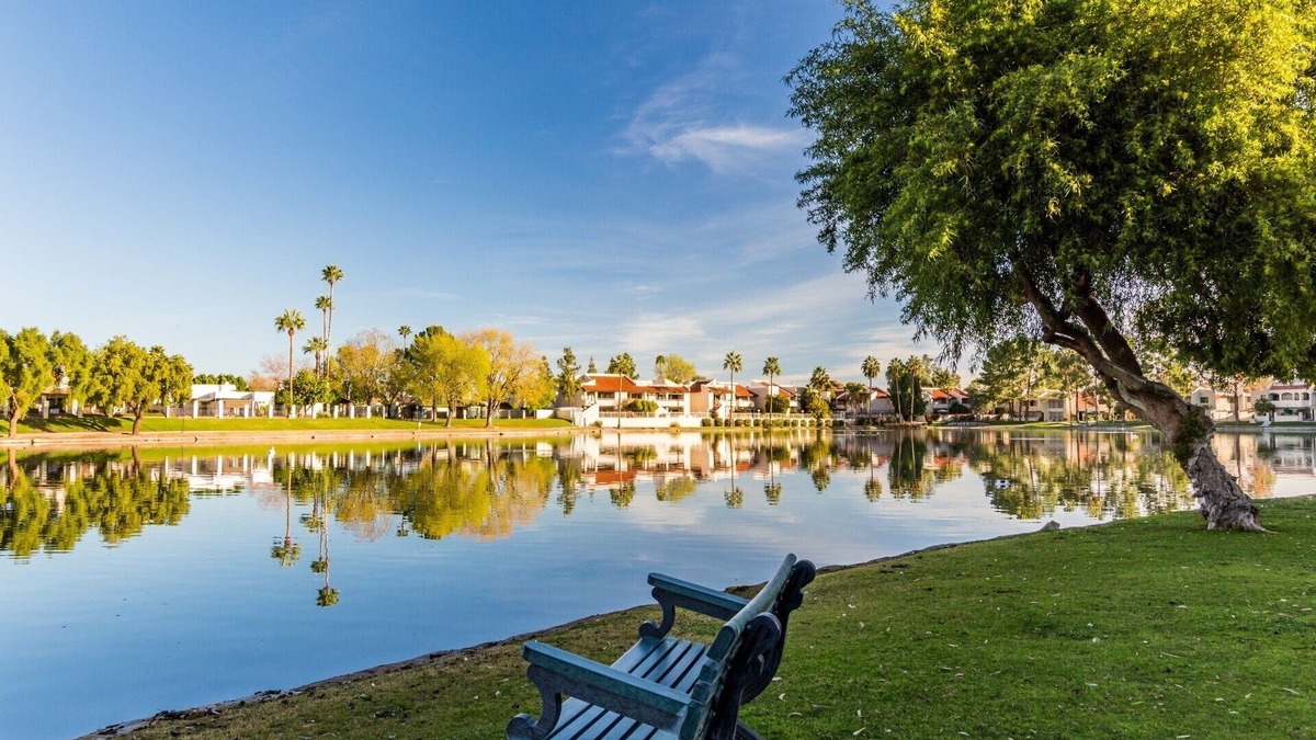 Desert Shores Condo | LAKEFRONT! RAVE REVIEWS! waterfalls,creek,walking trails, wildlife