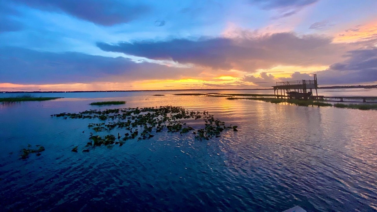 Sebring Cottage | Lakefront retreat for the ultimate sunsets and relaxation.