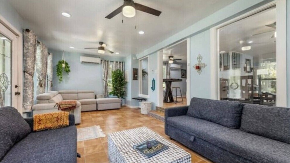 Quinlan House | Lakefront Retreat Private Dock and Bonus Guest House