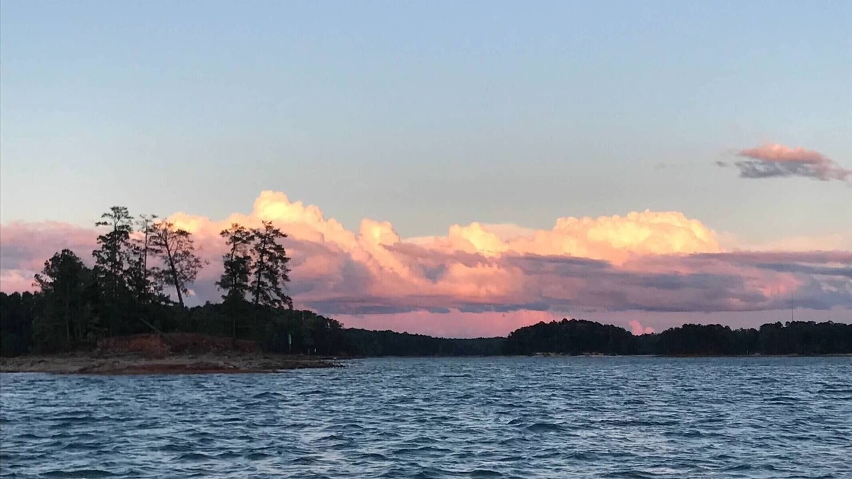 Buford House | Lakefront Retreat, Private Dock, Kayak, 3 Decks, Bar/Game Rm, Deep Water Cove