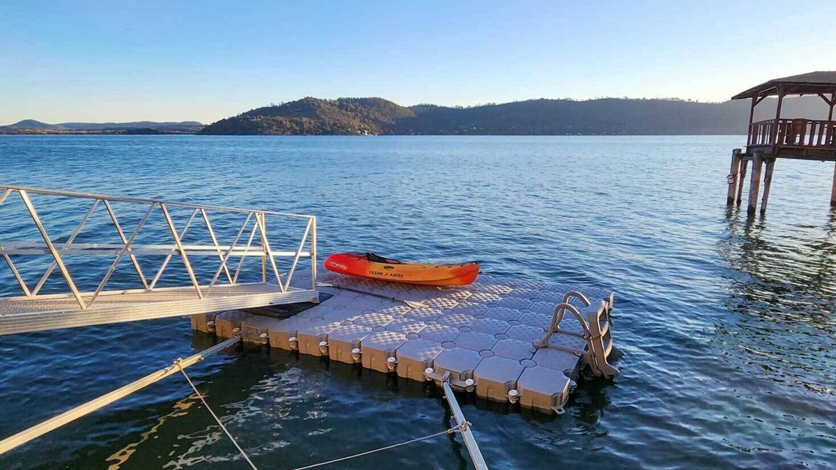 Clearlake Park House | Lakefront Retreat w/Dock, Paddle Boards & Kayaks!