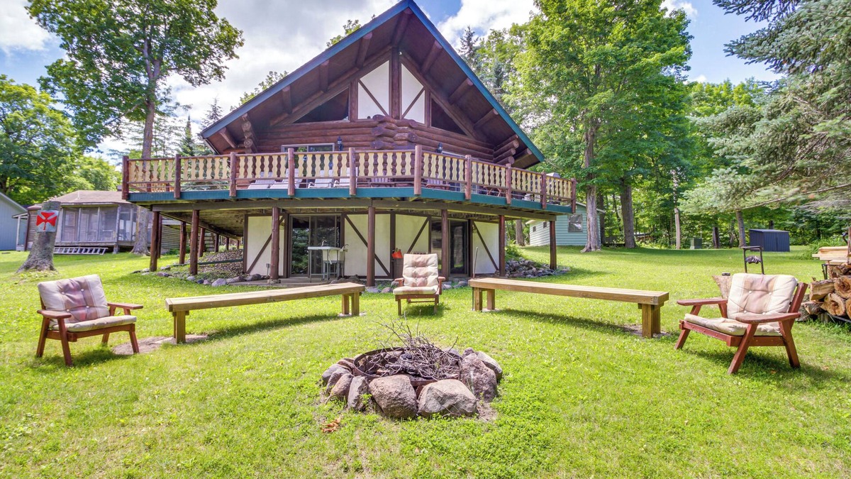 Rogers Township Cabin | Lakefront Retreat w/Dock & Yard in Remer!