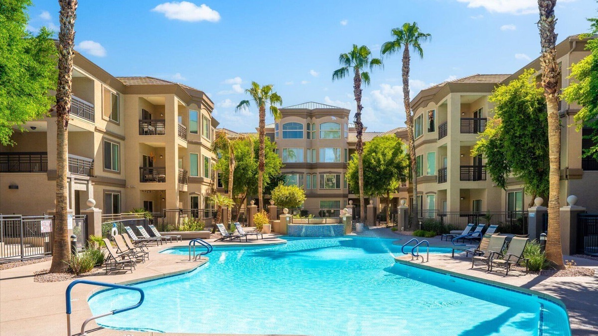 Tempe Condo | Lakefront Serenity | Tempe Lake | Pool | Pet Friendly