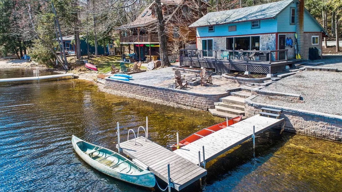 Newbury Cottage | Lakefront Ski Cottage near Mt. Sunapee