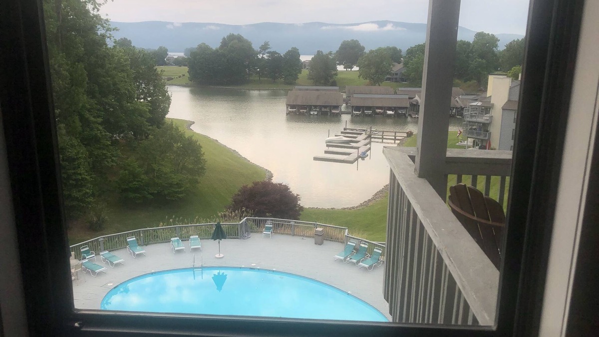North Shore Condo | Lakefront SML penthouse with stunning mountain-lake views, pools, beach, + more!