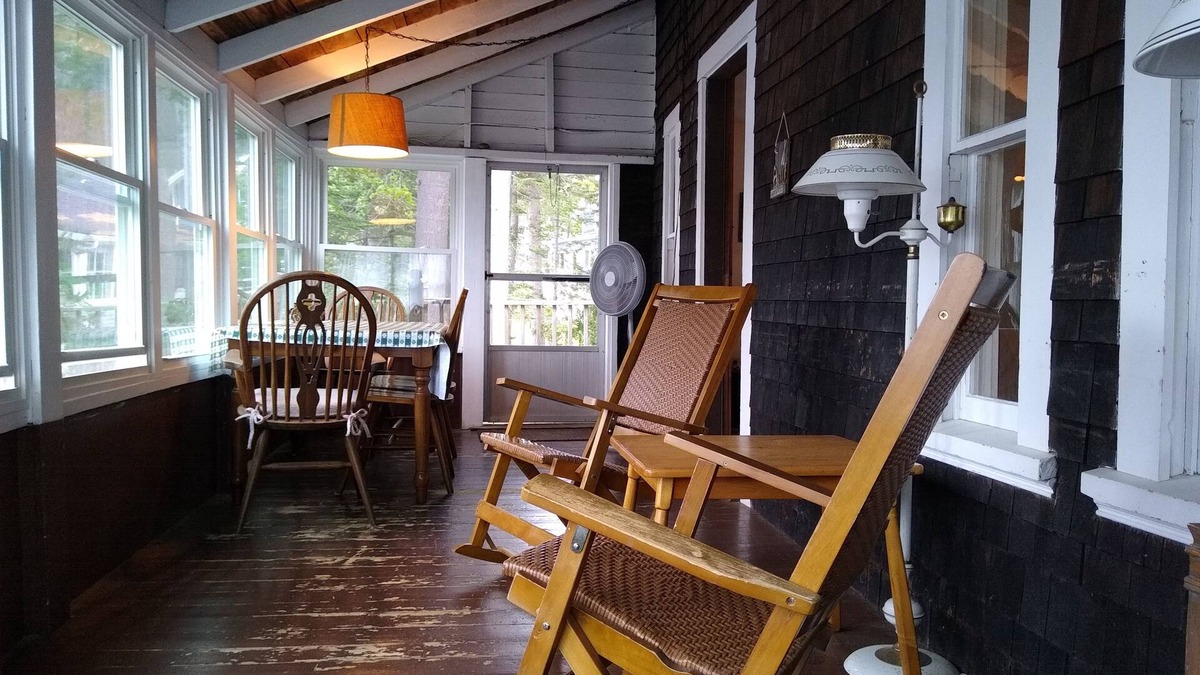 Monmouth Cottage | Lakefront Stress-Eraser