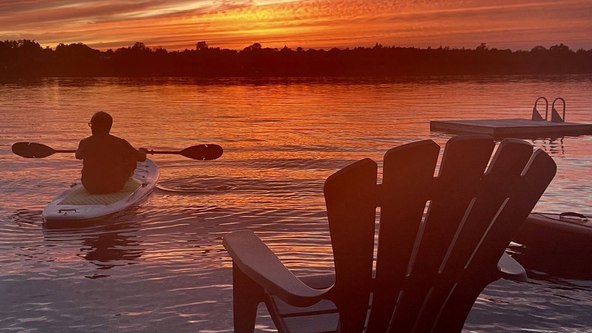 Head Lake Cottage | Lakefront Sunsets Gorgeous Cottage at Kawartha Lakes