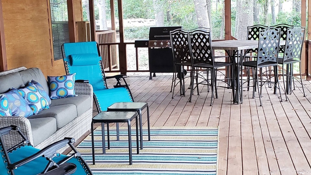 Murchison Cabin | Lakefront Tiny House near Canton, Ben Wheeler and Edom.