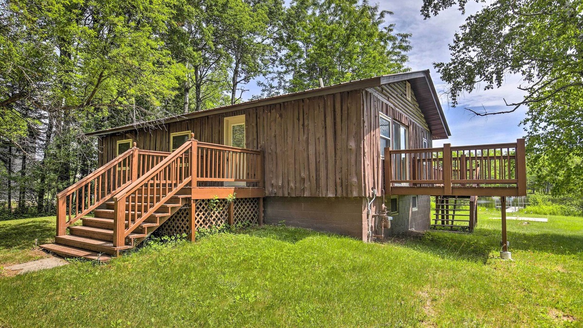 Tomahawk Cabin | Lakefront Tomahawk Cabin w/Boat Dock & Deck