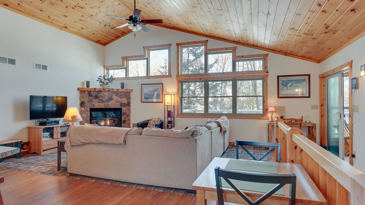 Tomahawk House | Lakefront Tomahawk Getaway w/Deck & 2 Fireplaces!