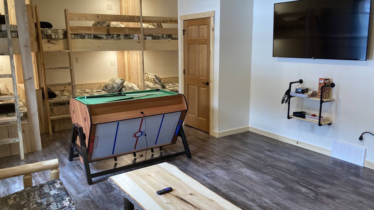 Houghton Cabin | Lakefront Trail Bunkhouse 17B