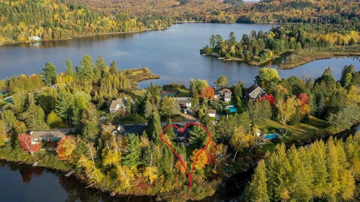 Val Morin Ski Chalet | Lakefront tranquil chalet with spa near all outdoor activities