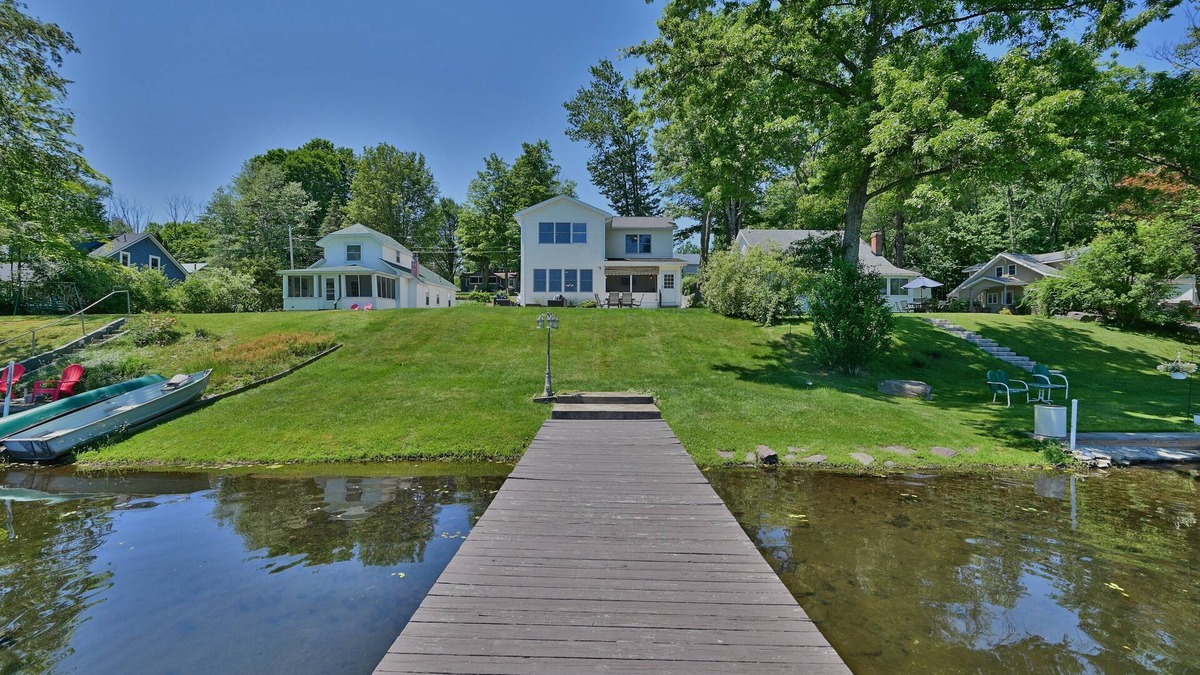 Factoryville House | Lakefront Tranquility near Elk Mountain